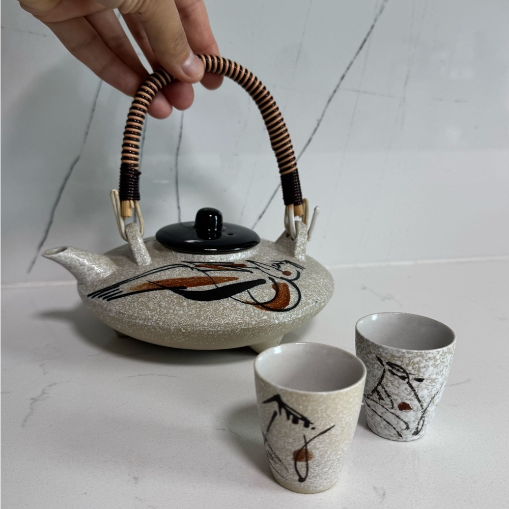 Japanese Ceramic sake set pot with 2 cups -vintage, unused
